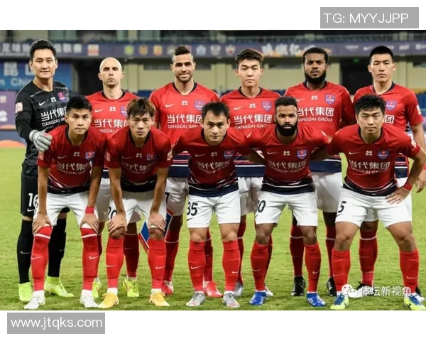 重庆排球队在世界杯预选赛中的团队协作表现分析与点评